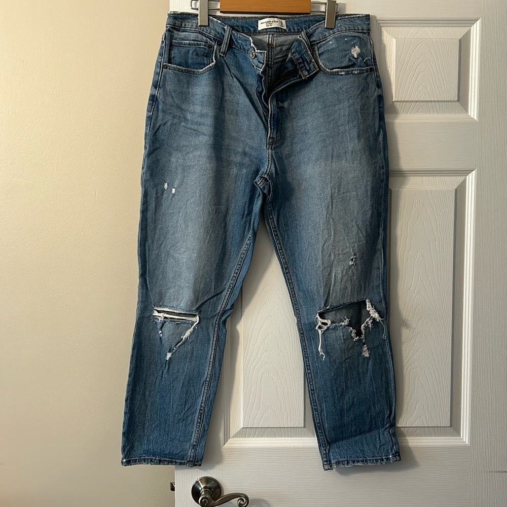 Distressed Skinny Jeans